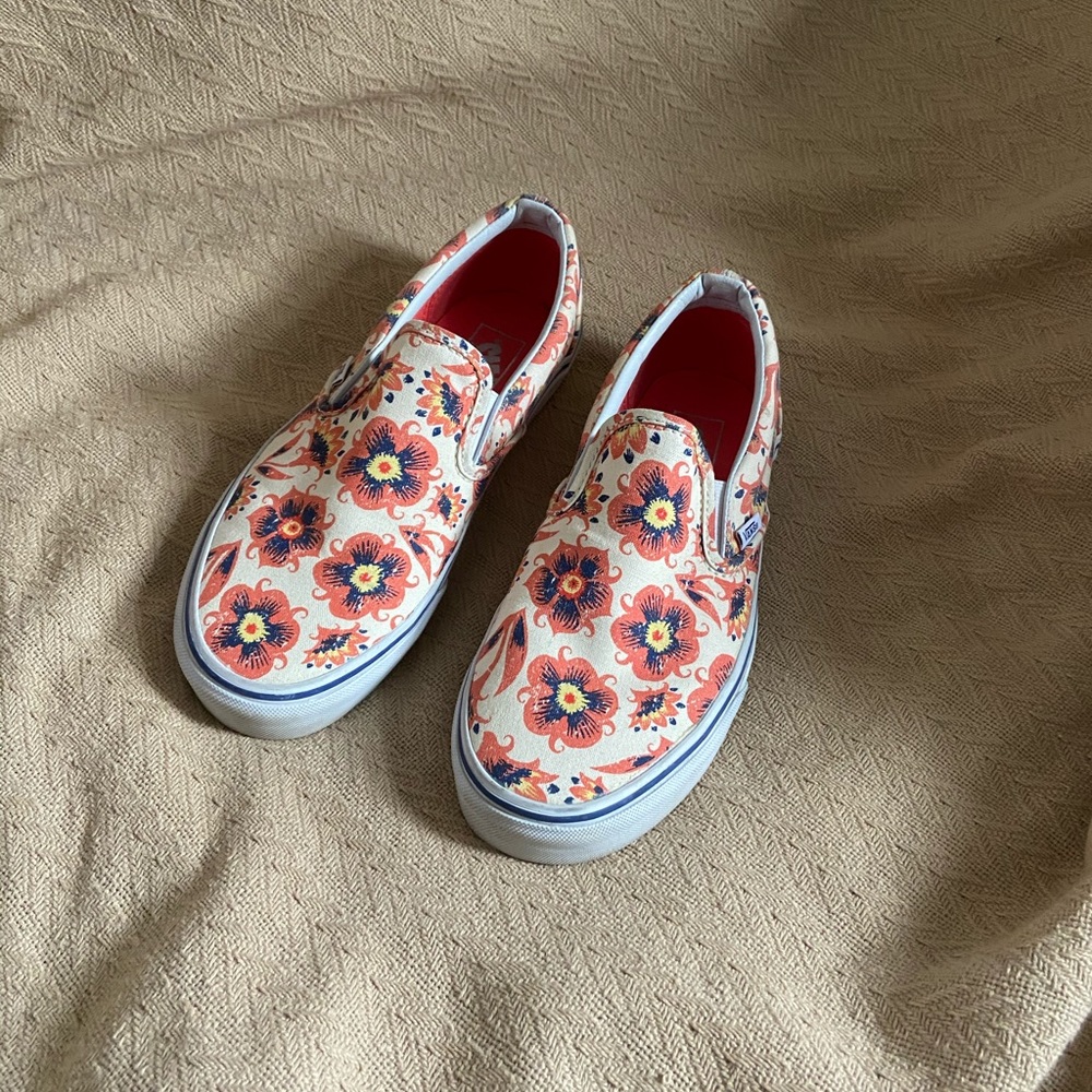 Vans Slip On Women’s Shoes with Flowers